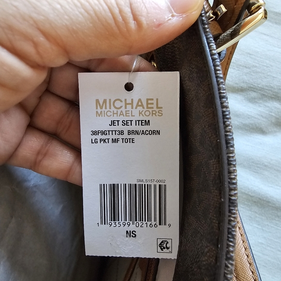 Michael Kors Jet Set Medium Pocket Multifunctional Tote Bag - Picture 3 of 5